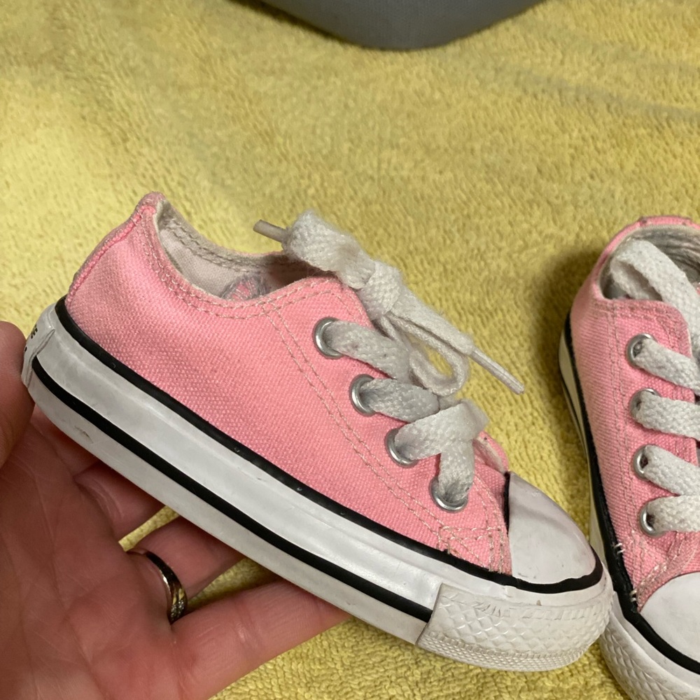 Converse baby size 4